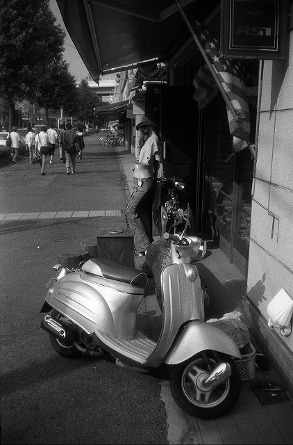 NikonEF100