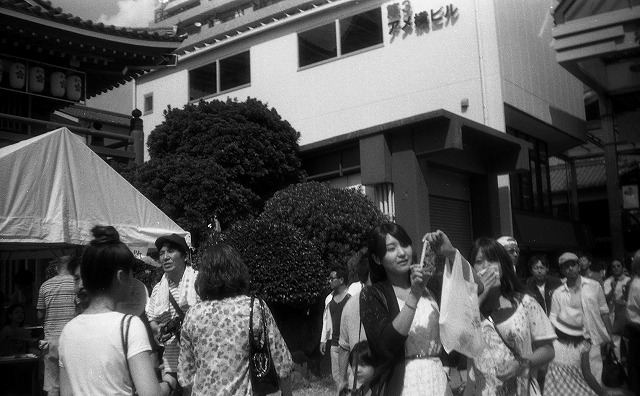 NikonEF100
