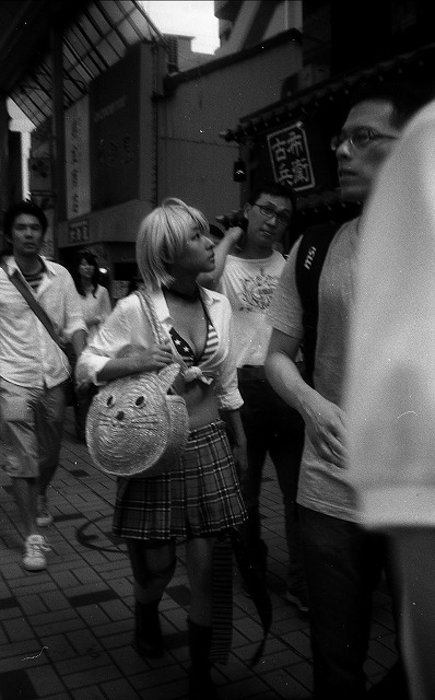 NikonEF100