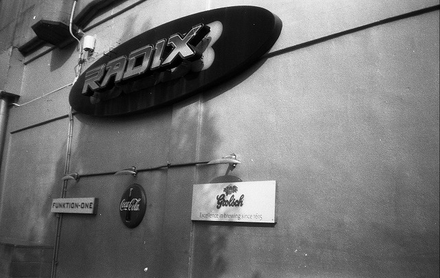 NikonEF100