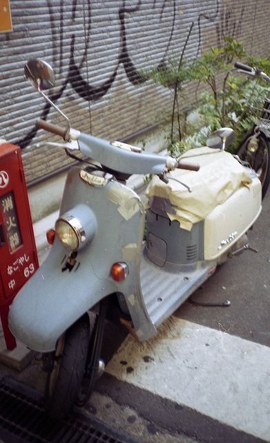 NikonL35AF2