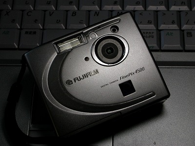 デジタルカメラ：フジフィルム ファインピクス４５００について その１